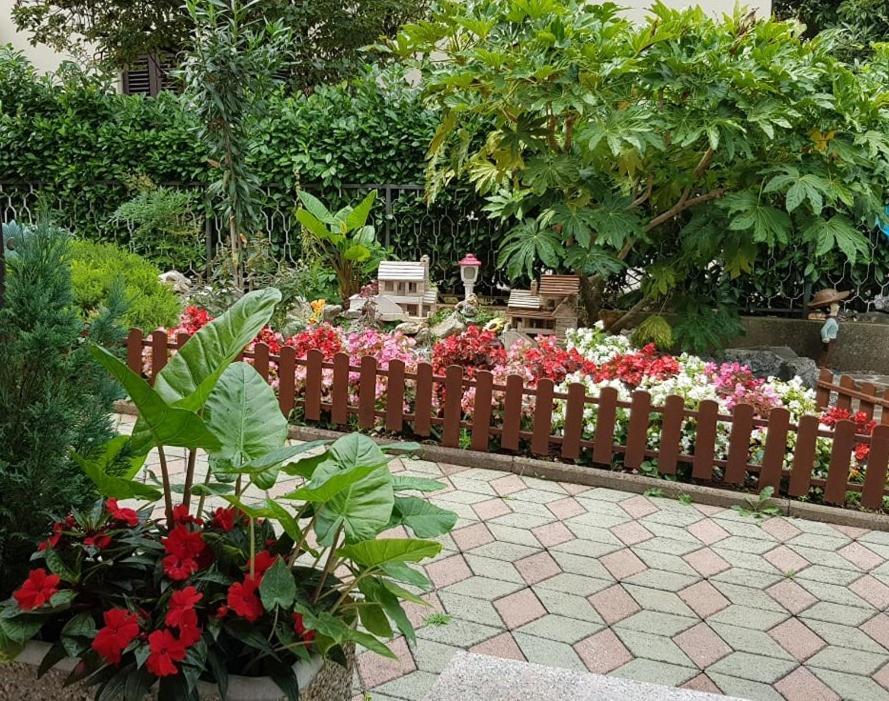 Villa Diana Apartments Пореч Экстерьер фото