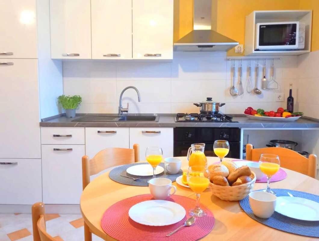 Villa Diana Apartments Пореч Экстерьер фото